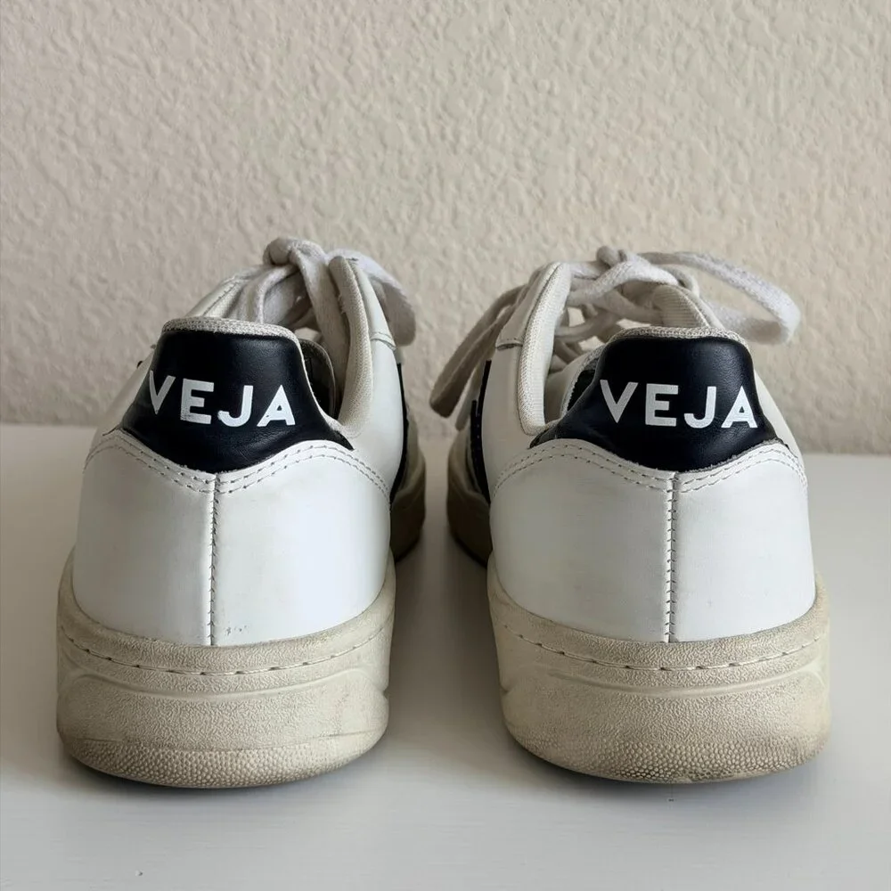 VEJA White Leather Sneakers V-10 Logo Lace Up Low Top Women's US 8 / EU 39 - Picture 4 of 8